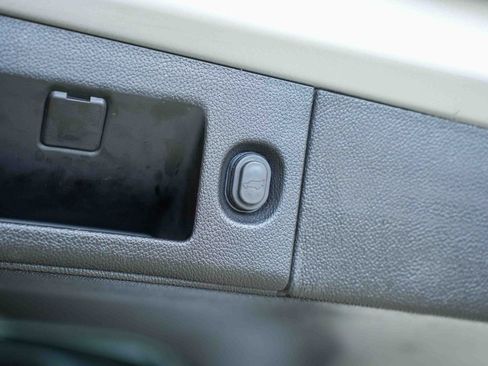 Used 2019 Chevrolet Suburban Premier image 15