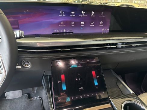 New 2025 Cadillac Escalade ESV Sport Platinum image 39