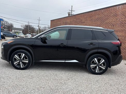 Used 2023 Nissan Rogue SL w/ SL Premium Package image 11