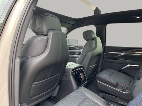 New 2026 Cadillac Escalade IQ Sport 1 w/ LPO, ONYX Package image 19