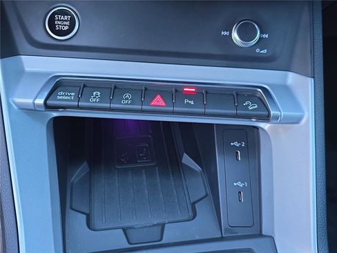 Used 2023 Audi Q3 2.0T Premium Plus w/ Premium Plus Package image 23