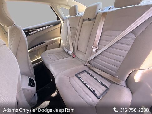 Used 2019 Ford Fusion SE image 21