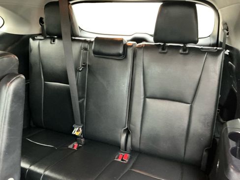 Used 2023 Toyota Highlander XLE AWD/4WD image 21