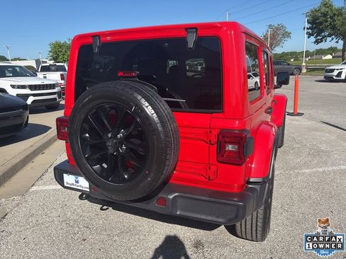 Used 2025 Jeep Wrangler Unlimited Sahara AWD/4WD image 23