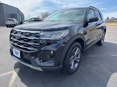 New 2026 Ford Explorer Active w/ Active Comfort Package AWD/4WD image 3