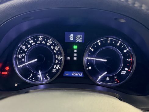 Used 2011 Lexus IS 250C w/ Luxury Pkg RWD image 17