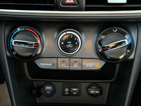 Used 2021 Hyundai Kona SE image 27