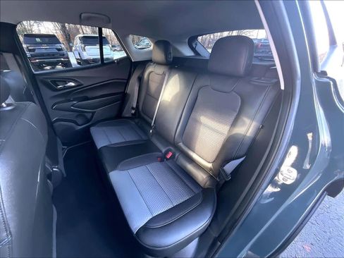 Used 2025 Chevrolet Trax LT image 15