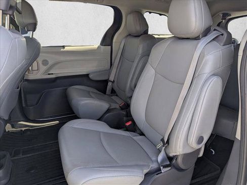 Used 2021 Toyota Sienna Limited AWD/4WD image 20