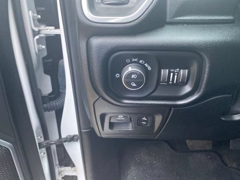 Used 2020 RAM 1500 Laramie w/ Off Road Group AWD/4WD image 19