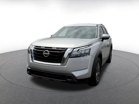 Used 2025 Nissan Pathfinder SV FWD image 7