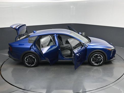 Certified 2025 Kia K4 EX FWD image 18