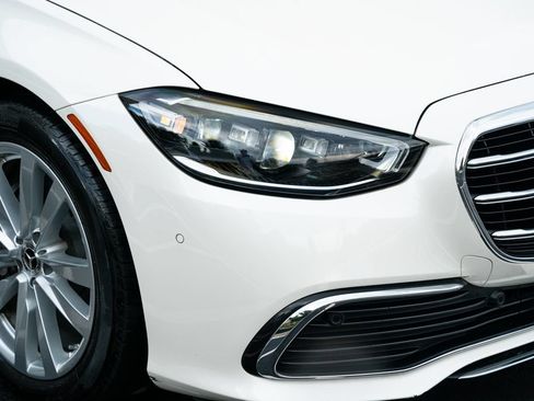 Used 2022 Mercedes-Benz S 500 4MATIC w/ Warmth & Comfort Package image 9