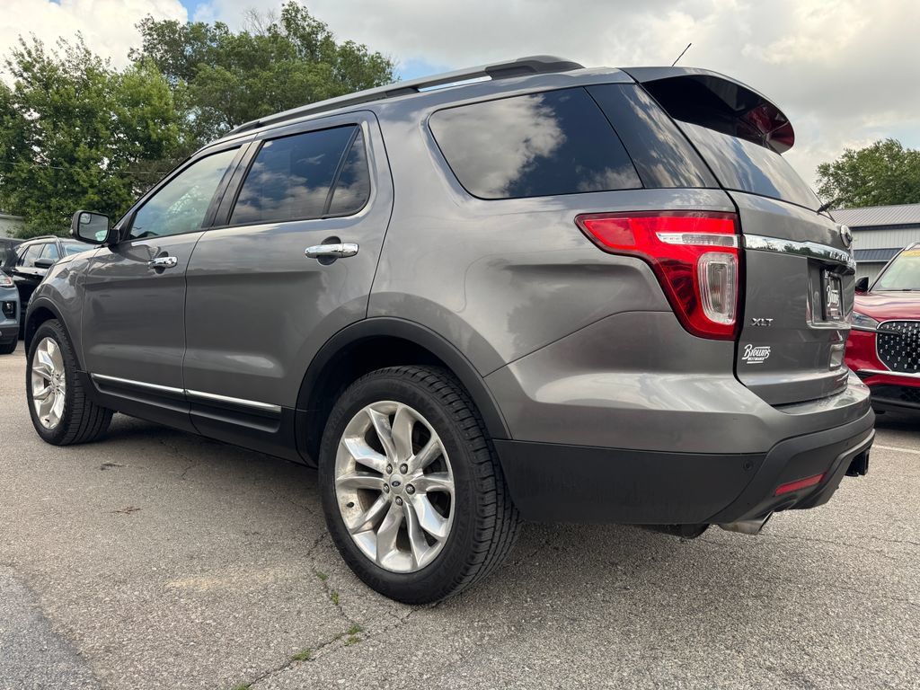 Used 2014 Ford Explorer XLT w/ Equipment Group 202A AWD/4WD image 7