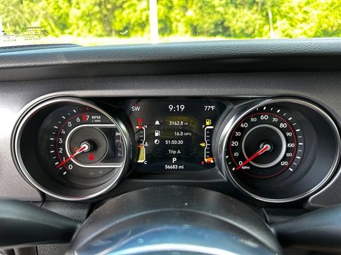 Used 2021 Jeep Gladiator Mojave AWD/4WD image 16