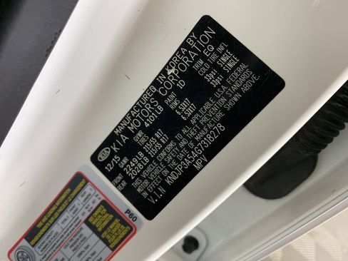 Used 2016 Kia Soul + image 12