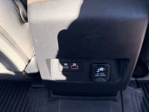 Used 2022 Nissan Frontier SV w/ Technology Package AWD/4WD image 19