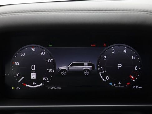 Used 2025 Land Rover Defender 110 S image 7