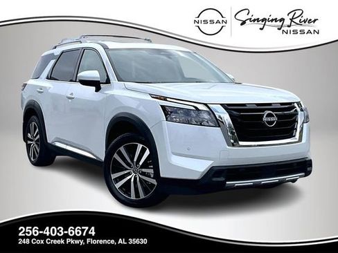 Certified 2025 Nissan Pathfinder Platinum w/ Cargo Package FWD image 1