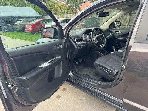 Used 2018 Dodge Journey SE w/ Popular Equipment Group FWD image 14