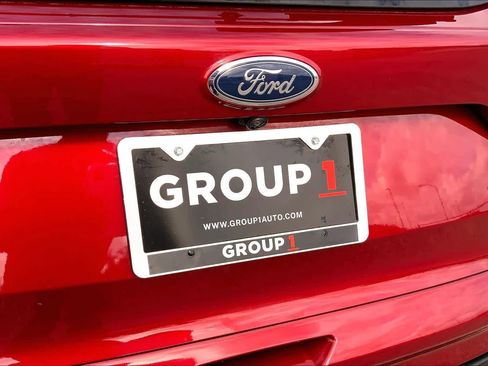 Used 2019 Ford Escape Titanium image 9