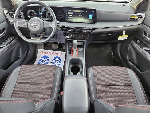 Certified 2025 Nissan Kicks SR image 11