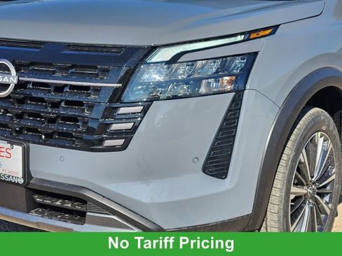 New 2026 Nissan Pathfinder Platinum image 6