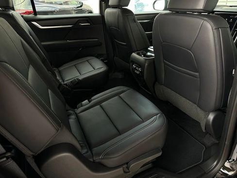 New 2026 GMC Acadia Elevation w/ Elevation Premium Package FWD image 18