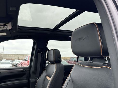 Used 2023 GMC Yukon XL AT4 image 25