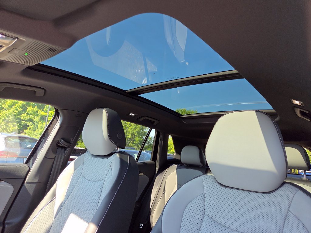 New 2026 Volkswagen Tiguan SE R-Line AWD/4WD image 3