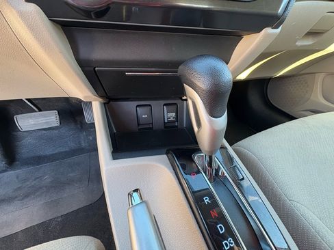 Used 2013 Honda Civic LX image 11