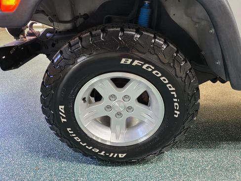 Used 2006 Jeep Wrangler Unlimited AWD/4WD image 12