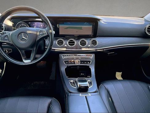 Used 2018 Mercedes-Benz E 300 4MATIC image 7