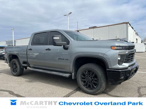 Used 2024 Chevrolet Silverado 2500 Custom w/ Custom Value Package image 1