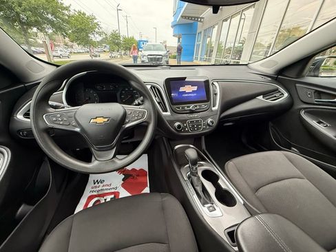 Used 2023 Chevrolet Malibu LT w/ Driver Confidence Package FWD image 6