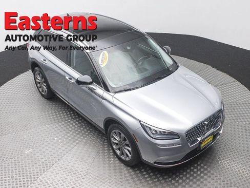 Used 2022 Lincoln Corsair AWD w/ Premium Package image 3