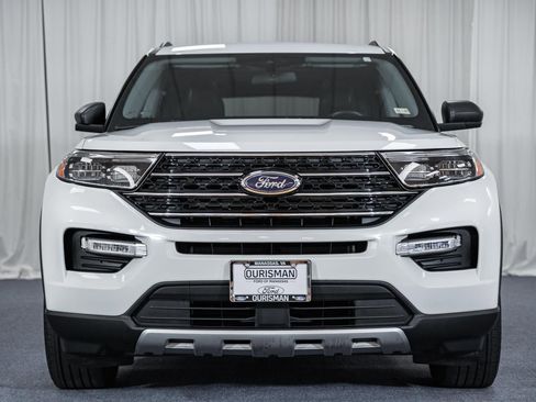 Used 2022 Ford Explorer XLT w/ Equipment Group 202A image 2