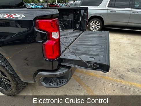 Used 2023 Chevrolet Silverado 1500 RST AWD/4WD image 27