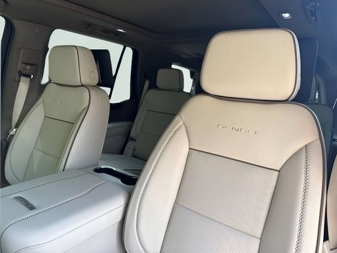 New 2026 GMC Yukon Denali w/ Denali Reserve Package AWD/4WD image 10