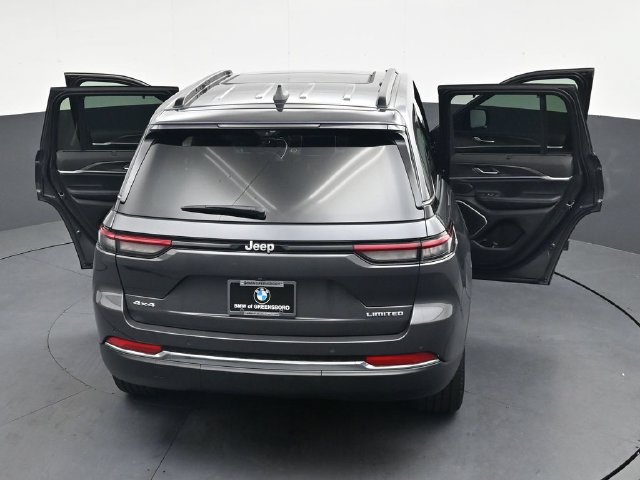 Used 2025 Jeep Grand Cherokee Limited w/ Luxury Tech Group II AWD/4WD image 41