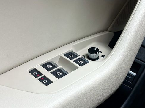 Used 2024 Audi A6 2.0T Premium w/ Convenience Package image 18