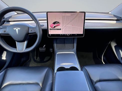 Used 2021 Tesla Model Y Long Range AWD/4WD image 15