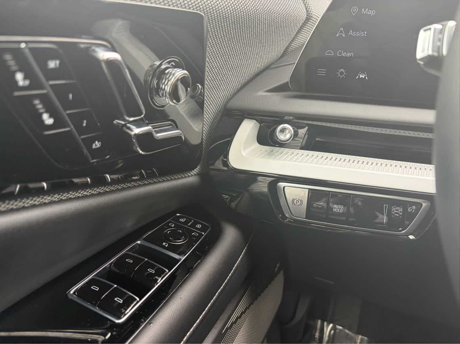 Certified 2025 Cadillac Optiq Luxury 1 AWD/4WD image 15