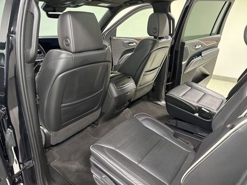 Used 2023 Cadillac Escalade ESV Premium Luxury image 27