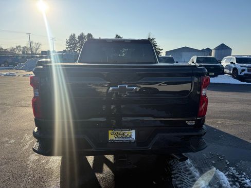 Used 2026 Chevrolet Silverado 2500 Custom w/ Custom Convenience Package image 4