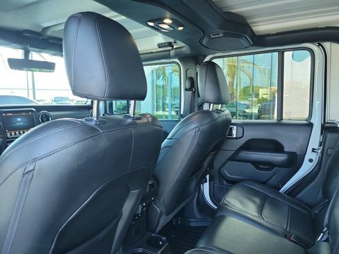 Used 2022 Jeep Gladiator Overland w/ Popular Equipment Package AWD/4WD image 16