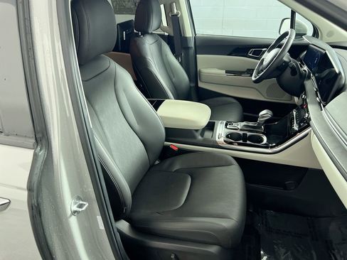 Used 2023 Kia Carnival SX Prestige FWD image 30