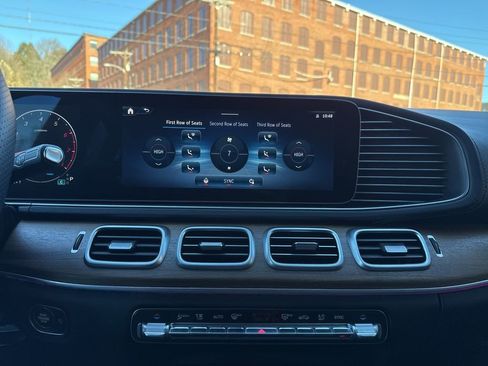 Certified 2025 Mercedes-Benz GLS 450 4MATIC image 22