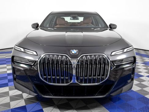 Used 2024 BMW 760i xDrive AWD/4WD image 2