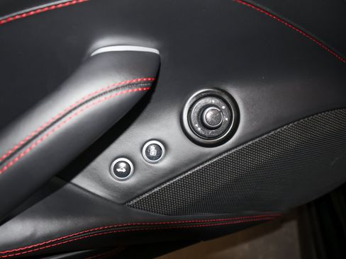 Used 2017 Ferrari California T RWD image 19